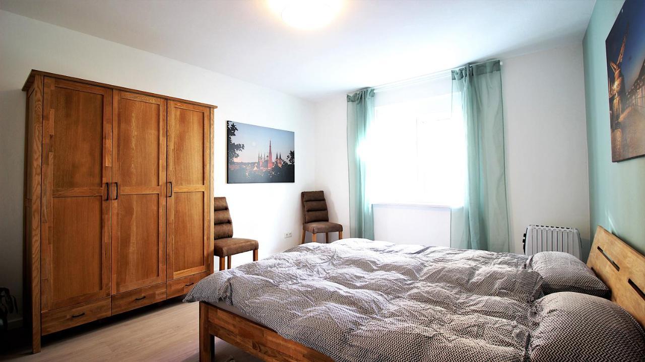 Helle Und Geräumige 3-zimmer-wohnung *
