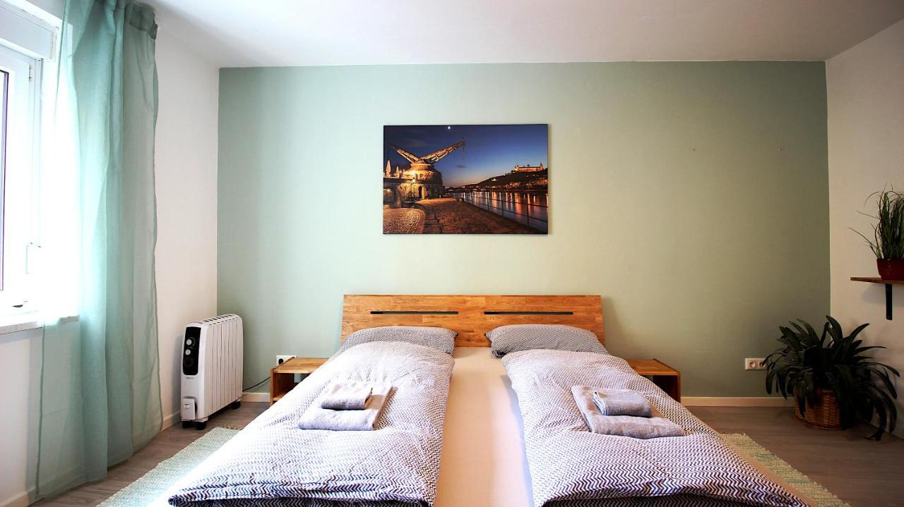 Helle Und Geräumige 3-zimmer-wohnung Apartment